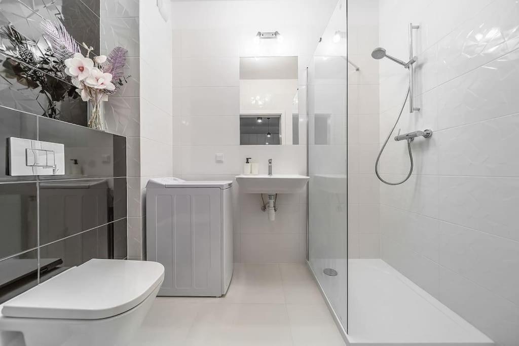 Urbannestgroup - City Center - Sienna 65 Варшава Экстерьер фото