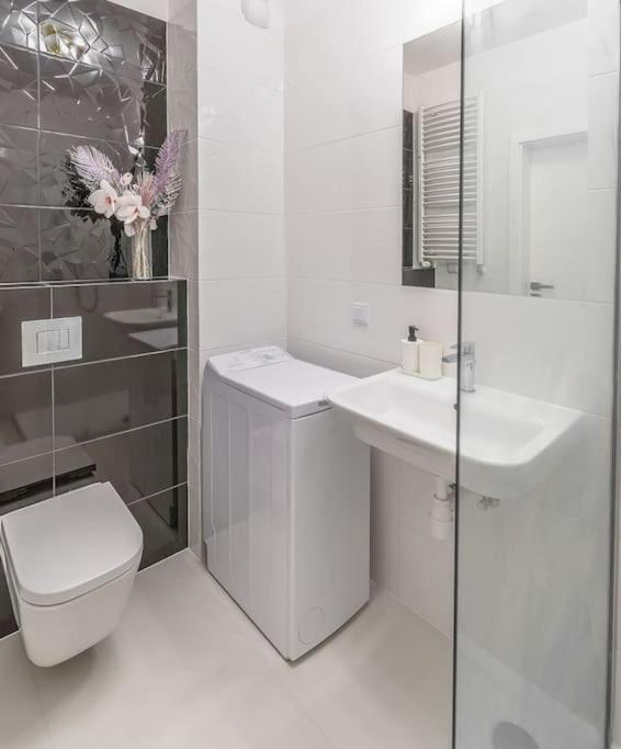 Urbannestgroup - City Center - Sienna 65 Варшава Экстерьер фото